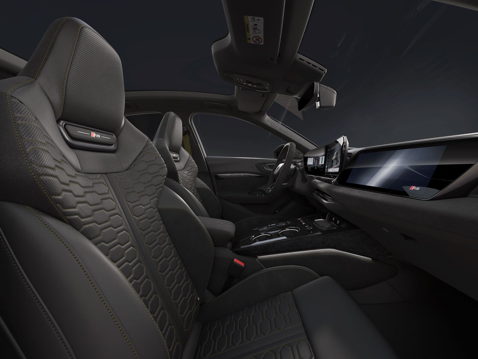 Vedere de pe partea pasagerului a scaunelor și a cockpitului limuzinei RS 5.