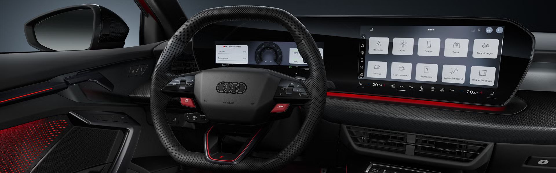 Frontale Sicht auf das Sportkonturlenkrad und das geschwungene Panoramadisplay in der Audi RS 3 Limousine.